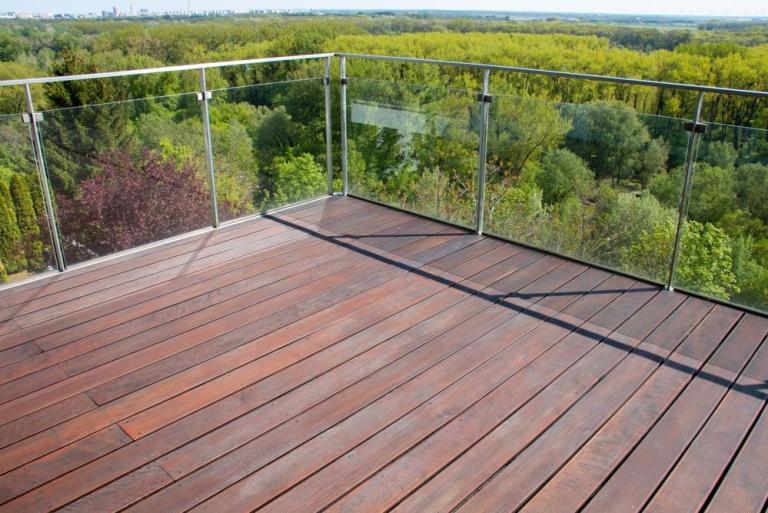 Quel entretien prévoir pour une terrasse en bois à Tergnier ?